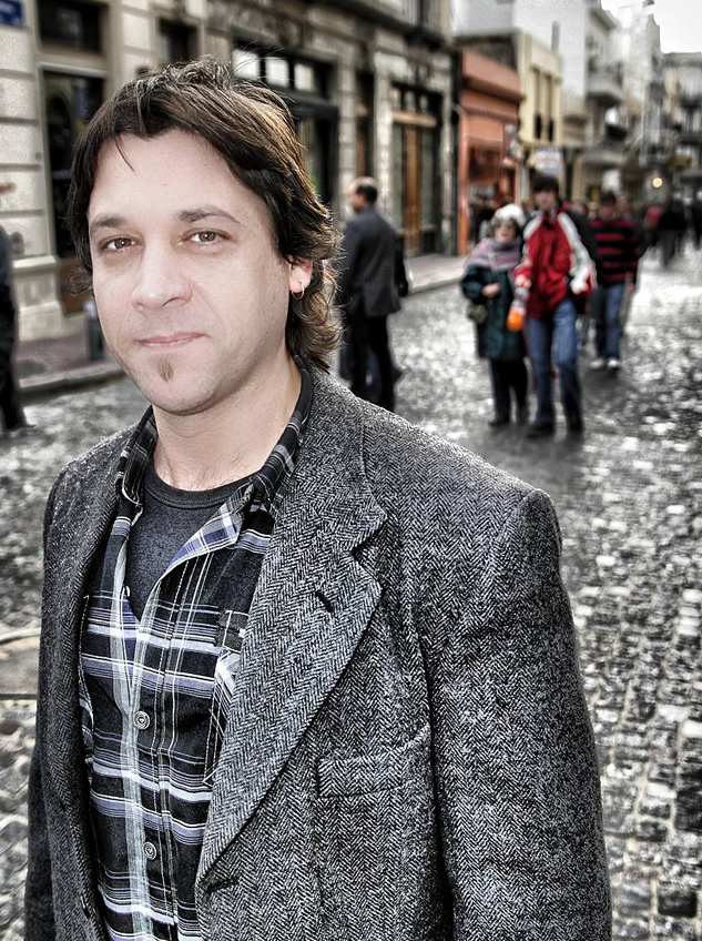 Walter Deleón (también conocido como Walter Luis Deleón), escritor, poeta, guionista, dramaturgo argentino