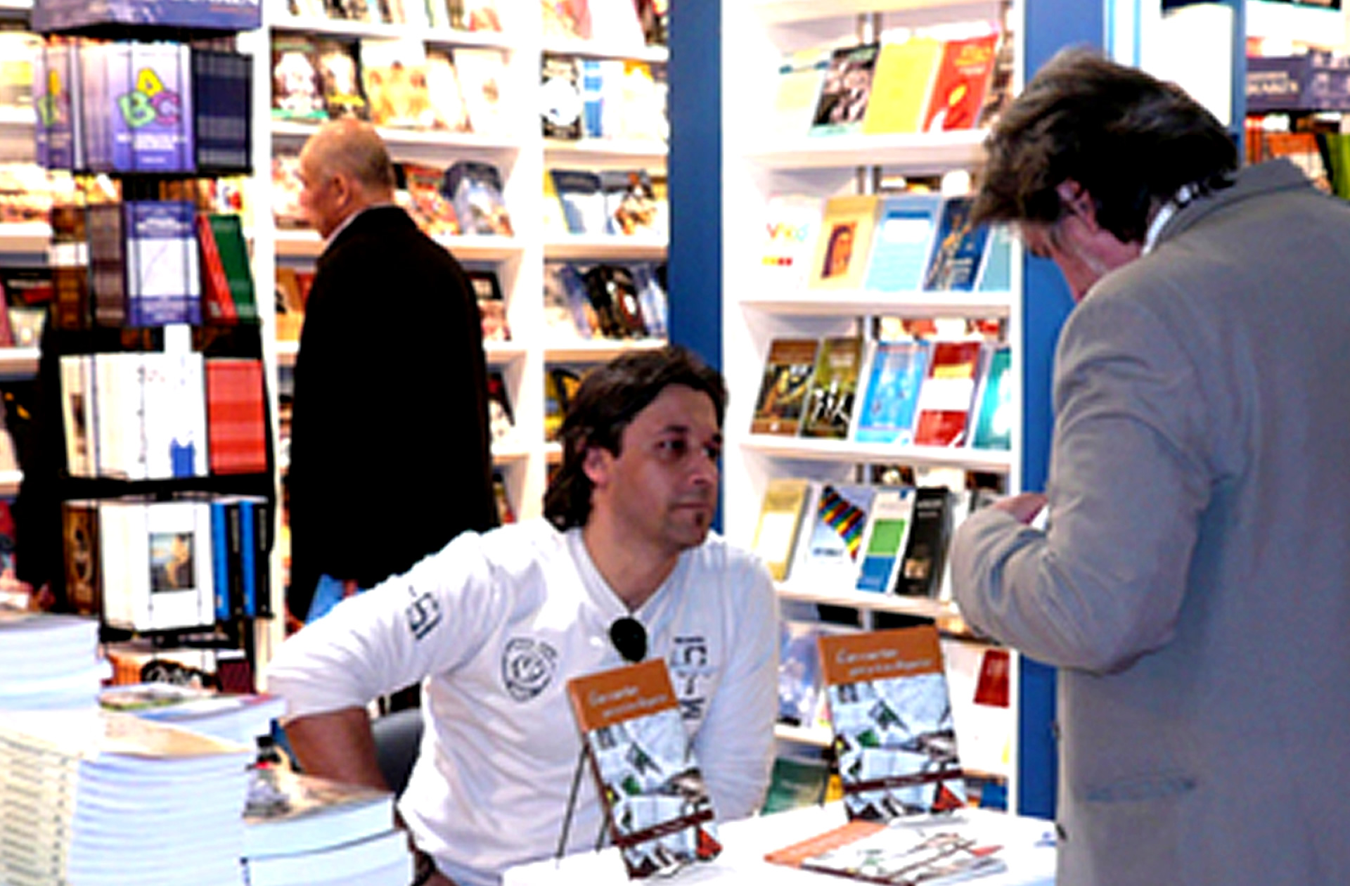 Walter Deleón (también conocido como Walter Luis Deleón), escritor y poeta argentino