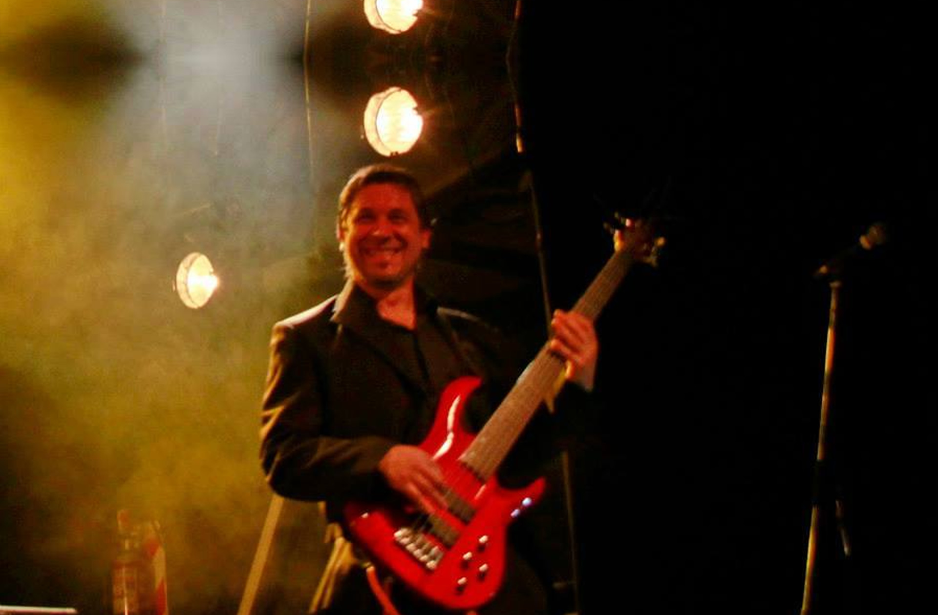 Walter Deleón (también conocido como Walter Luis Deleón), Músico y Compositor argentino