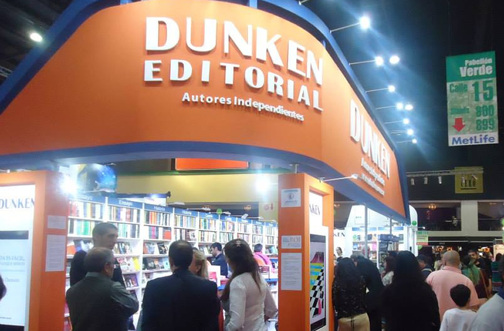 Walter Deleón (también conocido como Walter Luis Deleón), escritor, poeta, guionista, dramaturgo argentino