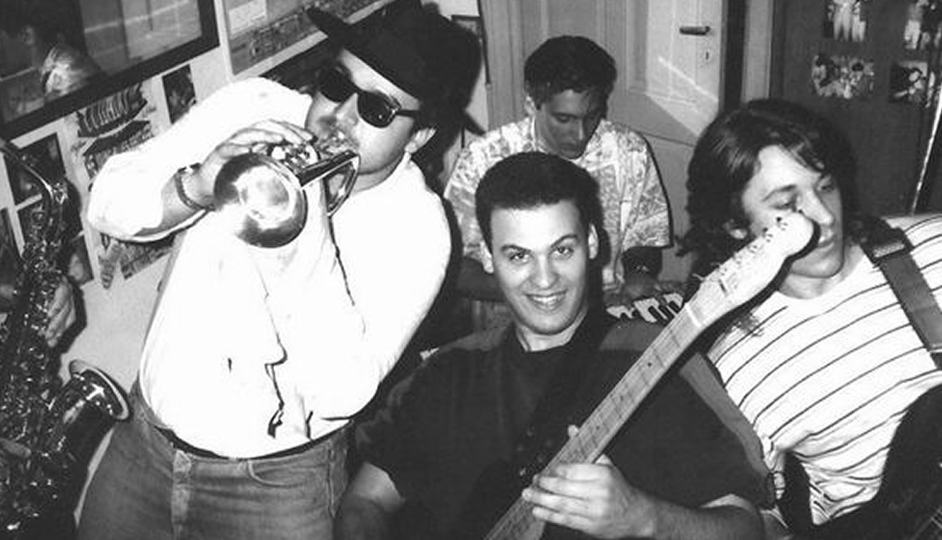 Walter Deleón (también conocido como Walter Luis Deleón), músico argentino