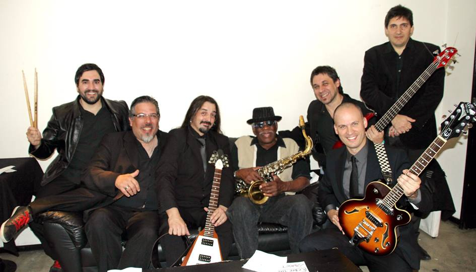 Walter Deleón (también conocido como Walter Luis Deleón), Músico argentino